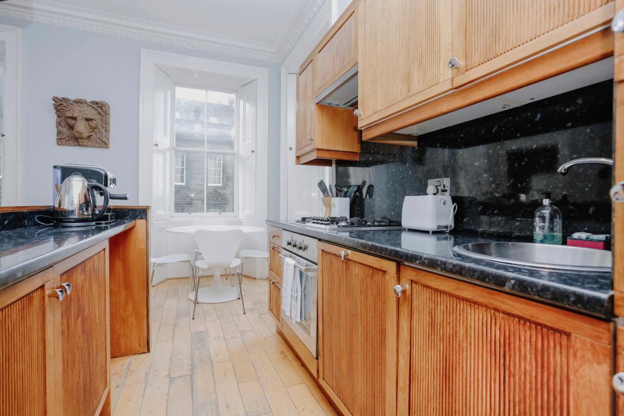 Joivy Lovely Flat In The Heart Of Edinburgh Exterior photo